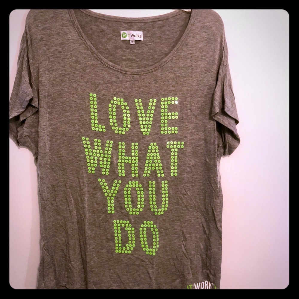 Women’s It Works! top